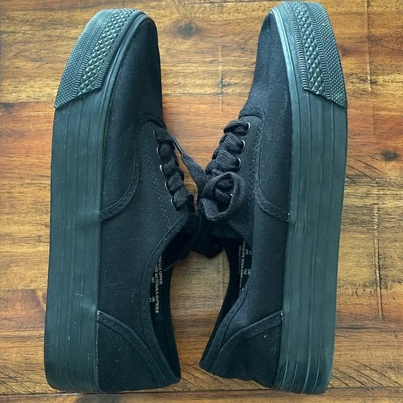 Bongo black platform lace up sneakers size 7M - Picture 9 of 12